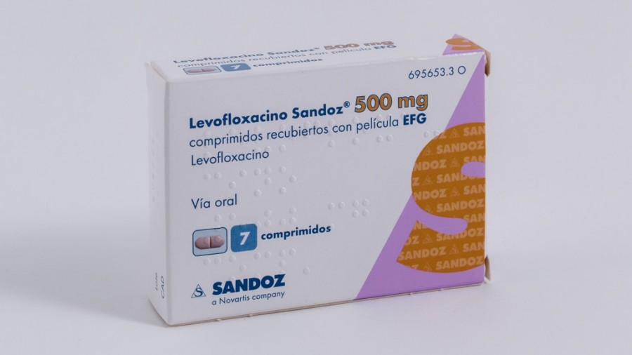 LEVOFLOXACINO SANDOZ 500 mg COMPRIMIDOS RECUBIERTOS CON PELICULA EFG , 14 comprimidos fotografía del envase.