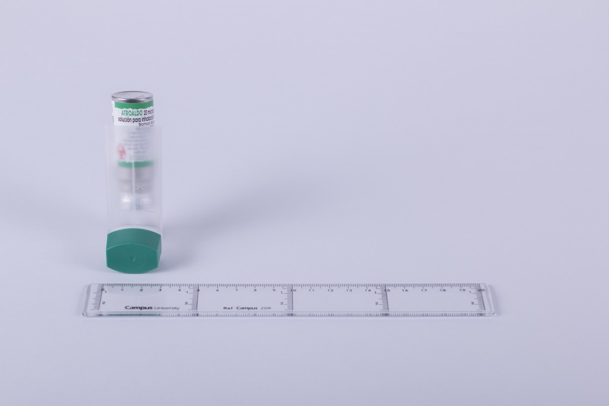 ATROALDO 20 microgramos/PULSACION SOLUCION PARA INHALACION EN ENVASE A PRESION, 1 inhalador de 200 dosis fotografía de la forma farmacéutica.