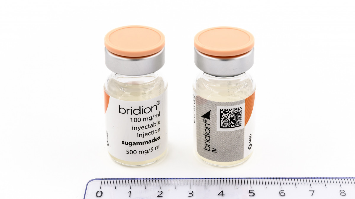 BRIDION 100 MG/ML SOLUCION INYECTABLE 10 viales de 5 ml fotografía de la forma farmacéutica.