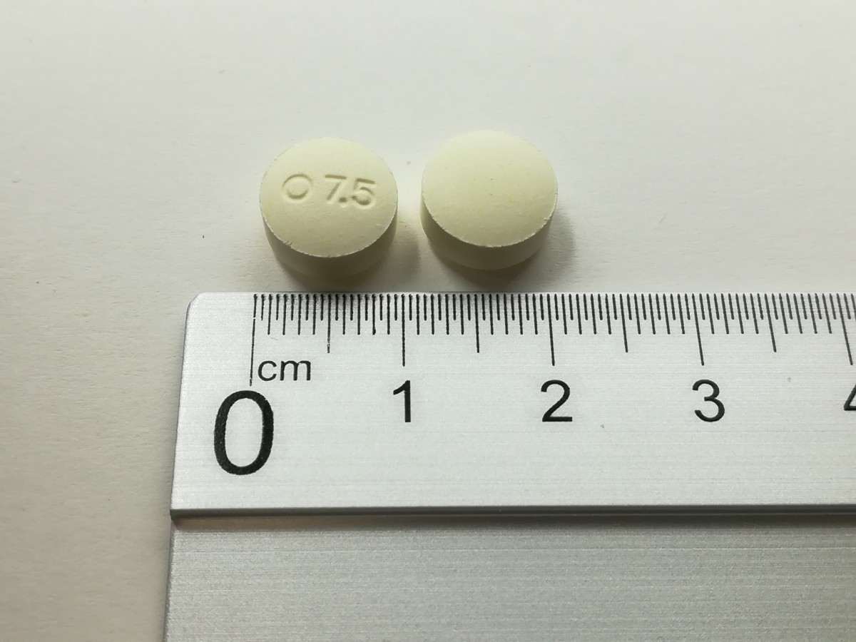 OLANZAPINA NORMON 7,5 mg COMPRIMIDOS EFG , 56 comprimidos fotografía de la forma farmacéutica.