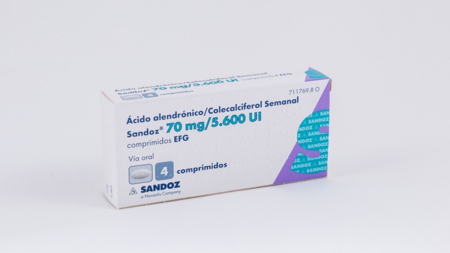 ACIDO ALENDRONICO/COLECALCIFEROL SEMANAL SANDOZ 70 MG/5.600 UI COMPRIMIDOS EFG, 4 comprimidos fotografía del envase.