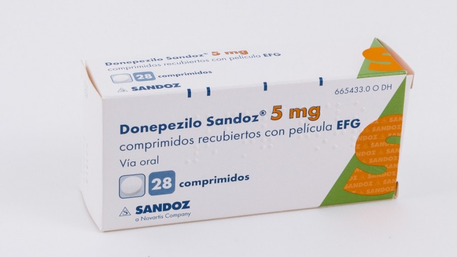 DONEPEZILO SANDOZ 5 mg COMPRIMIDOS RECUBIERTOS CON PELICULA EFG, 28 comprimidos fotografía del envase.