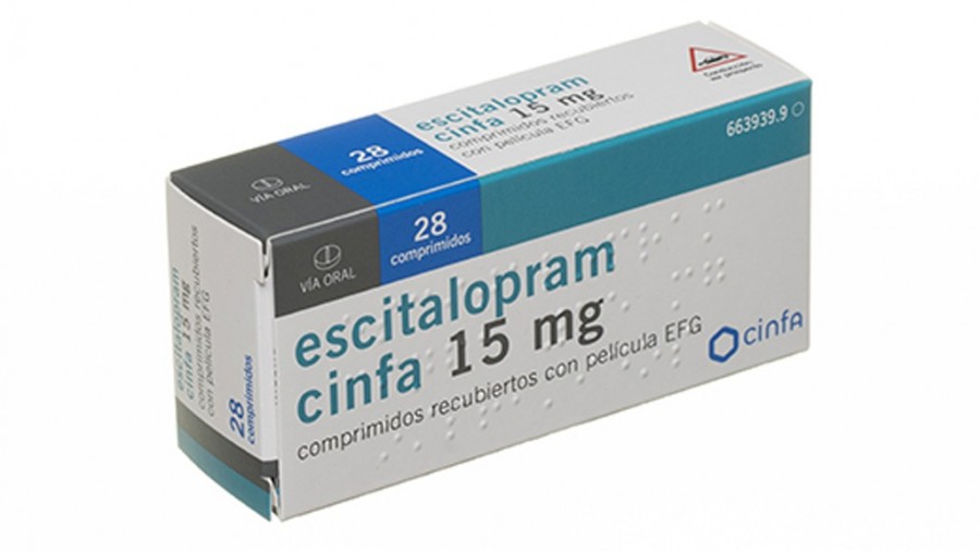 ESCITALOPRAM CINFA 15 mg COMPRIMIDOS RECUBIERTOS CON PELICULA EFG, 56 comprimidos fotografía del envase.