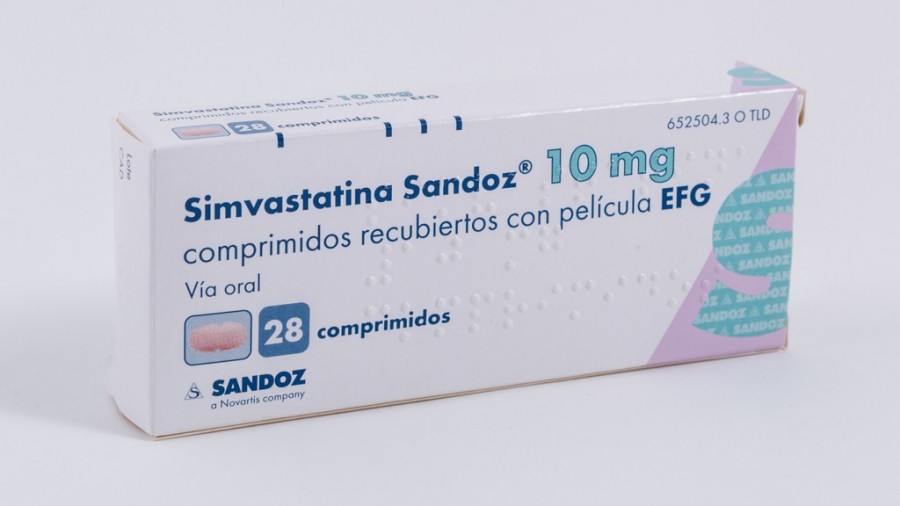 SIMVASTATINA SANDOZ 10 mg COMPRIMIDOS RECUBIERTOS CON PELÍCULA EFG , 28 comprimidos fotografía del envase.
