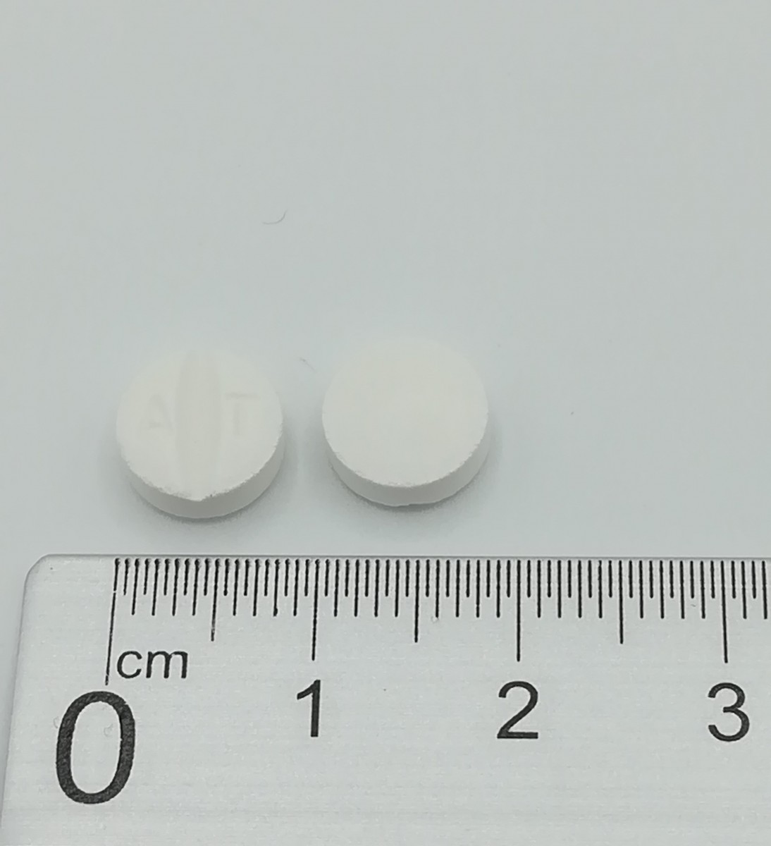 ATENOLOL NORMON 50 mg COMPRIMIDOS RECUBIERTOS EFG , 30 comprimidos fotografía de la forma farmacéutica.
