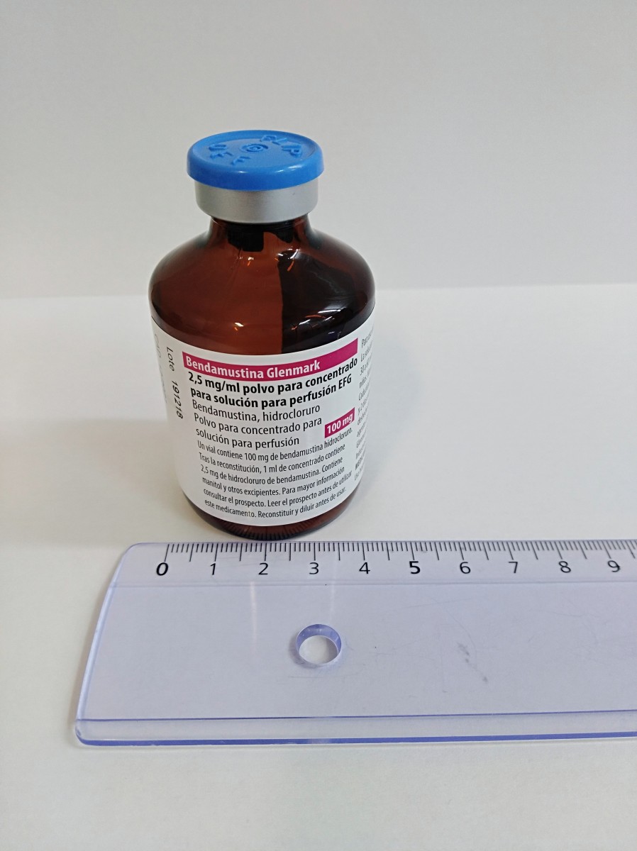 BENDAMUSTINA GLENMARK 2,5 MG/ML POLVO PARA CONCENTRADO PARA SOLUCION PARA PERFUSION EFG, 5 viales de 100 mg fotografía de la forma farmacéutica.
