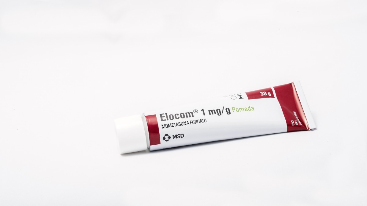 ELOCOM 1 mg/g POMADA, 1 tubo de 50 g fotografía de la forma farmacéutica.