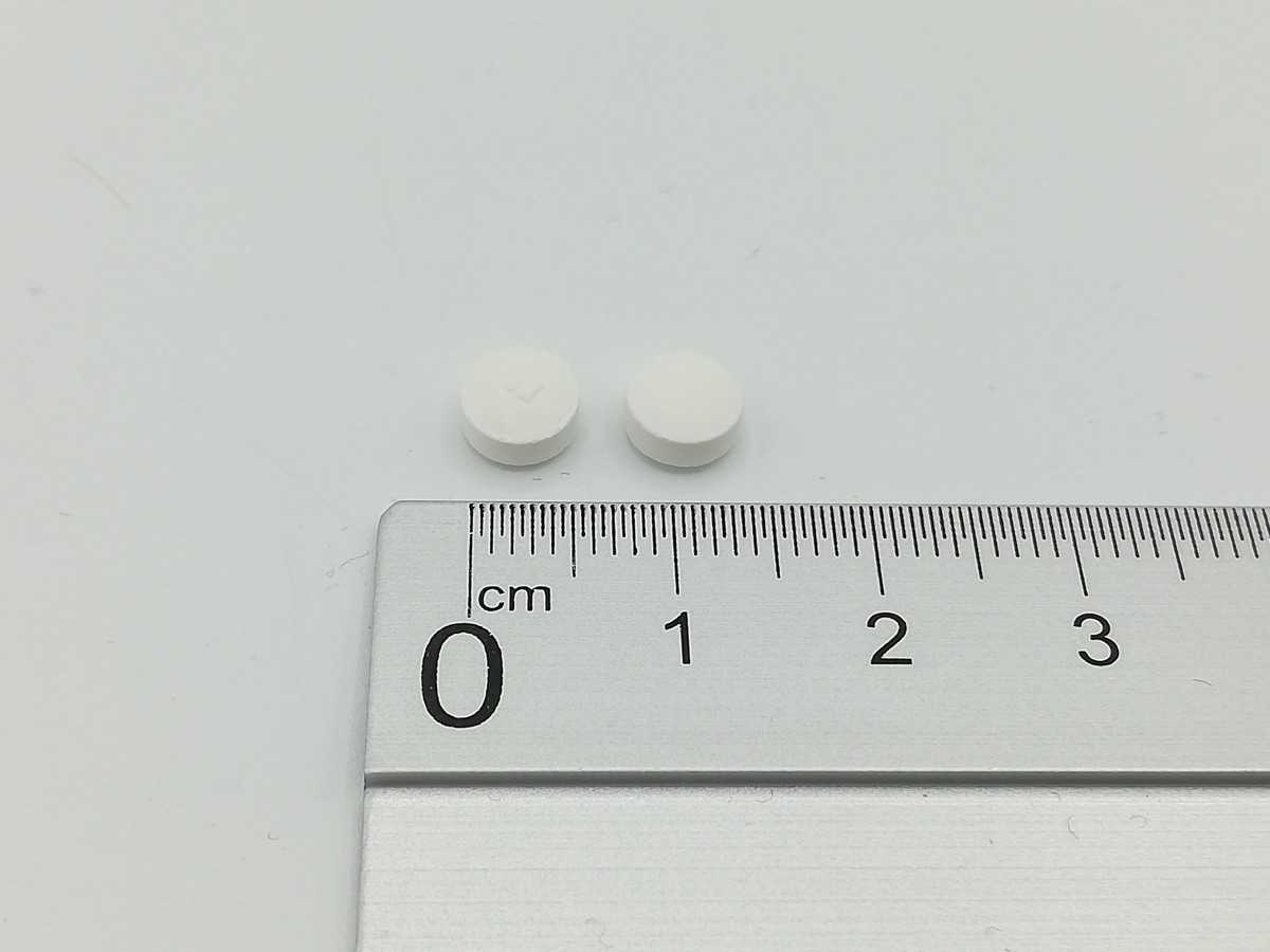 EZETIMIBA NORMON 10 MG COMPRIMIDOS EFG, 28 comprimidos fotografía de la forma farmacéutica.
