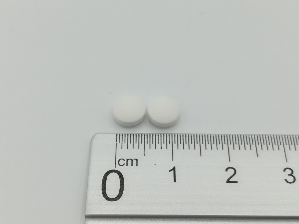 INDAPAMIDA NORMON 2,5 mg COMPRIMIDOS RECUBIERTOS EFG, 30 comprimidos fotografía de la forma farmacéutica.