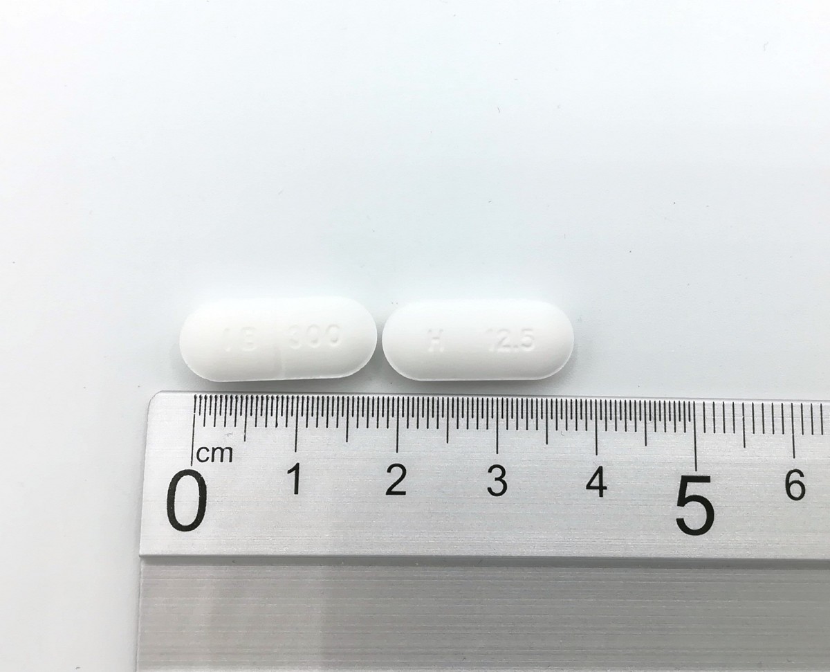 IRBESARTAN/HIDROCLOROTIAZIDA NORMON 300 mg/12,5 mg COMPRIMIDOS EFG, 28 comprimidos fotografía de la forma farmacéutica.