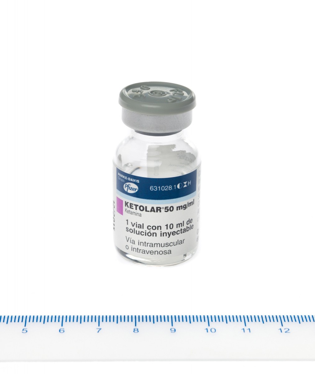 KETOLAR 50 mg/ml SOLUCION INYECTABLE , 1 vial de 10 ml fotografía de la forma farmacéutica.
