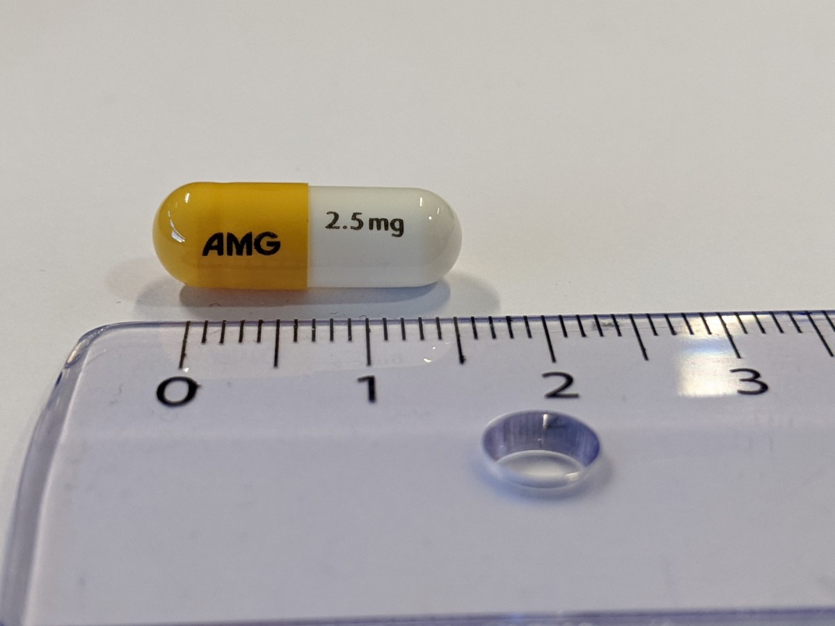 MIMPARA 2,5 MG GRANULADO EN CAPSULAS PARA ABRIR, 30 cápsulas fotografía de la forma farmacéutica.