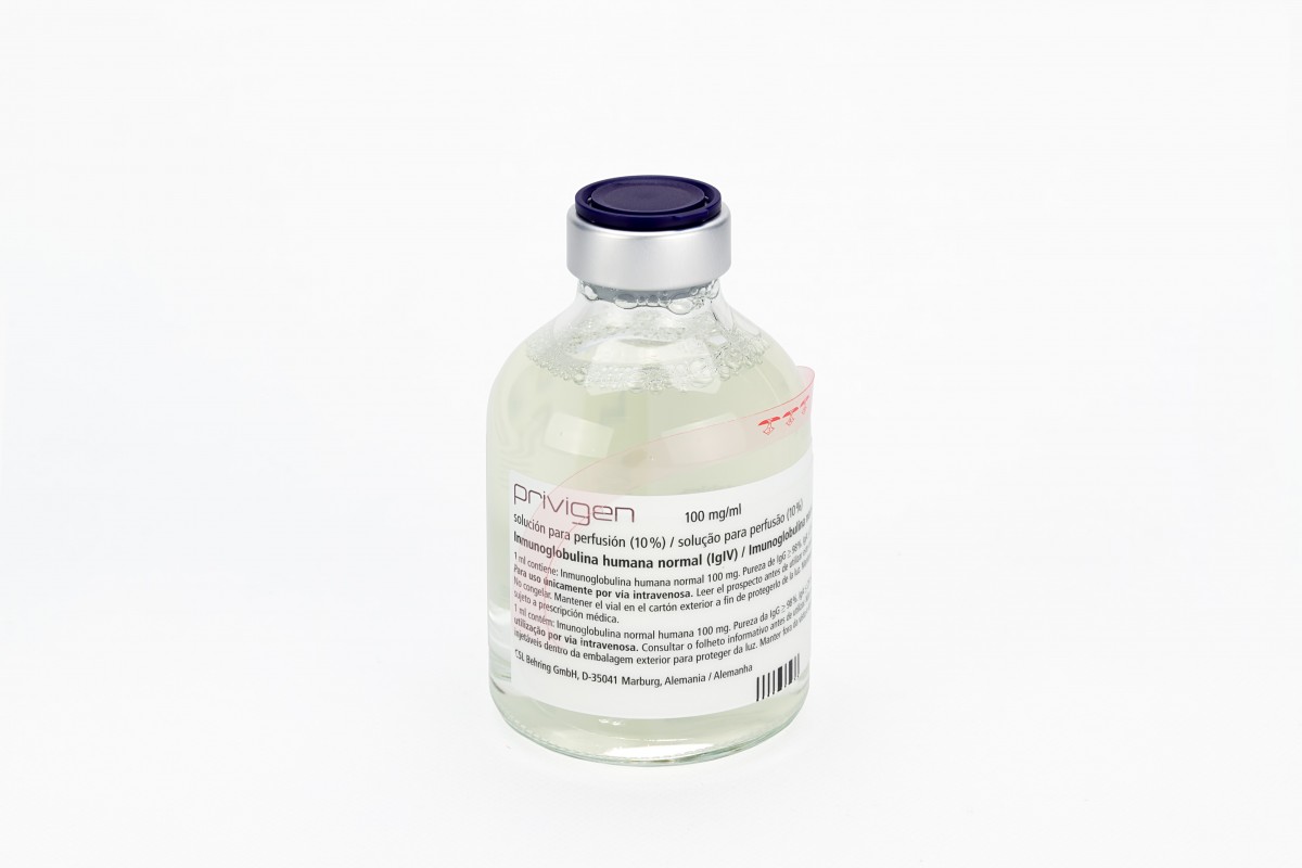 PRIVIGEN 100 mg/ml SOLUCION PARA PERFUSION, 1 vial de 200 ml fotografía de la forma farmacéutica.
