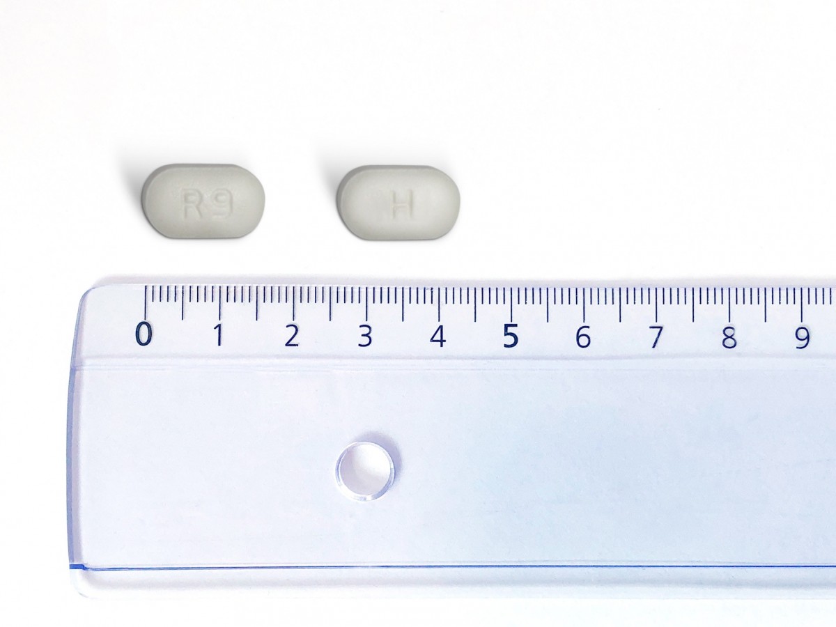RITONAVIR ACCORD 100 MG COMPRIMIDOS RECUBIERTOS CON PELICULA EFG, 30 comprimidos (Frasco) fotografía de la forma farmacéutica.