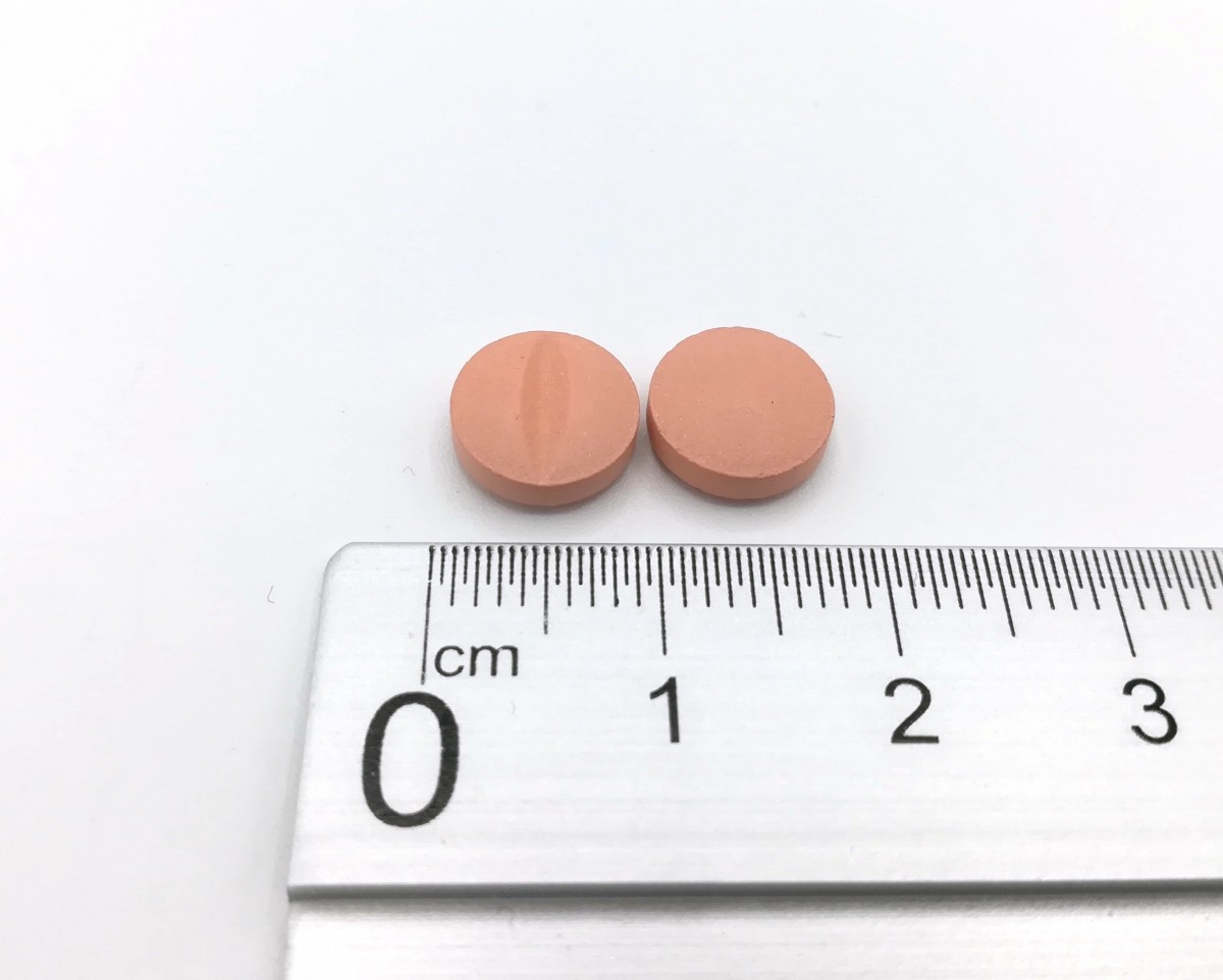 SIMVASTATINA NORMON 20 mg COMPRIMIDOS RECUBIERTOS CON PELÍCULA EFG, 28 comprimidos fotografía de la forma farmacéutica.