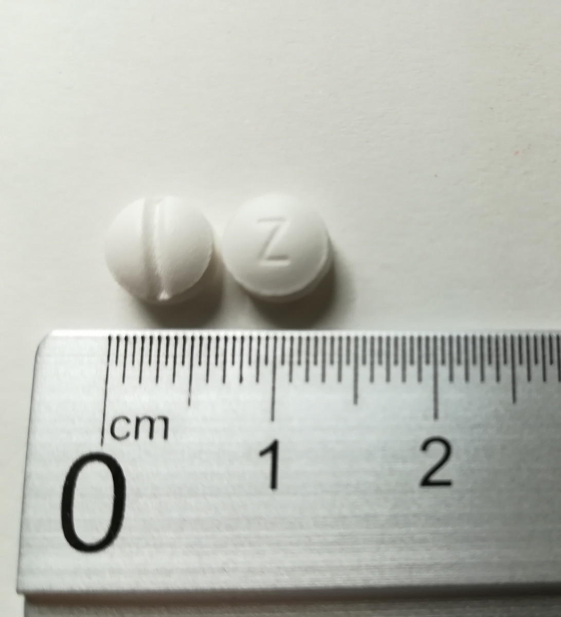 ZOLPIDEM NORMON 10 mg COMPRIMIDOS RECUBIERTOS CON PELICULA EFG, 28 comprimidos fotografía de la forma farmacéutica.