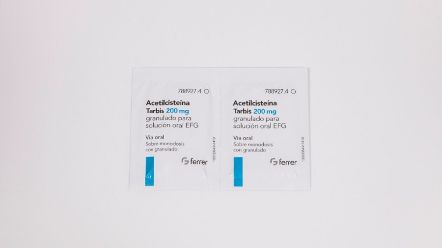ACETILCISTEINA TARBIS 200 mg GRANULADO PARA SOLUCION ORAL EFG , 30 sobres fotografía de la forma farmacéutica.