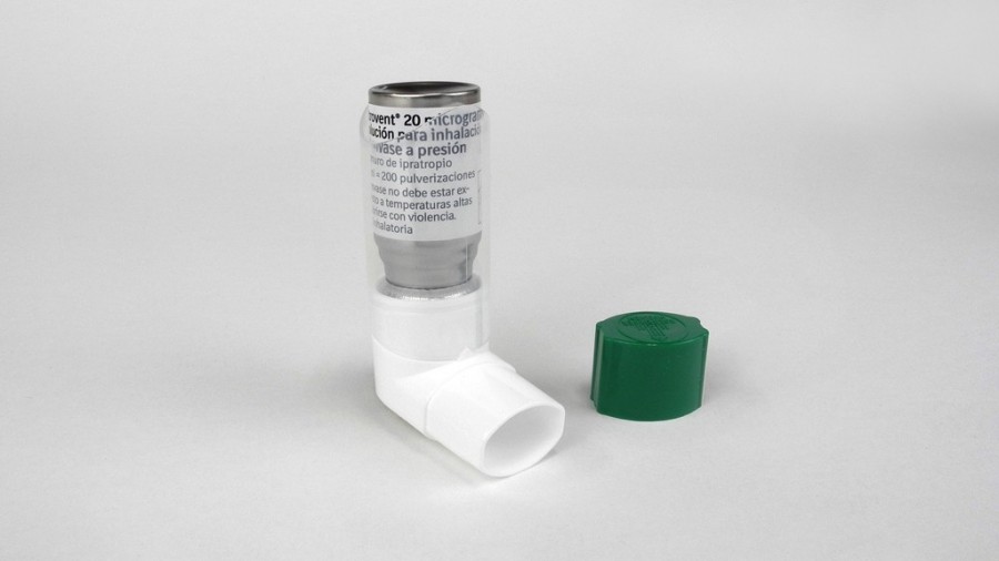 ATROVENT 20 microgramos SOLUCION PARA INHALACION EN ENVASE A PRESION, 1 inhalador de 200 dosis fotografía de la forma farmacéutica.