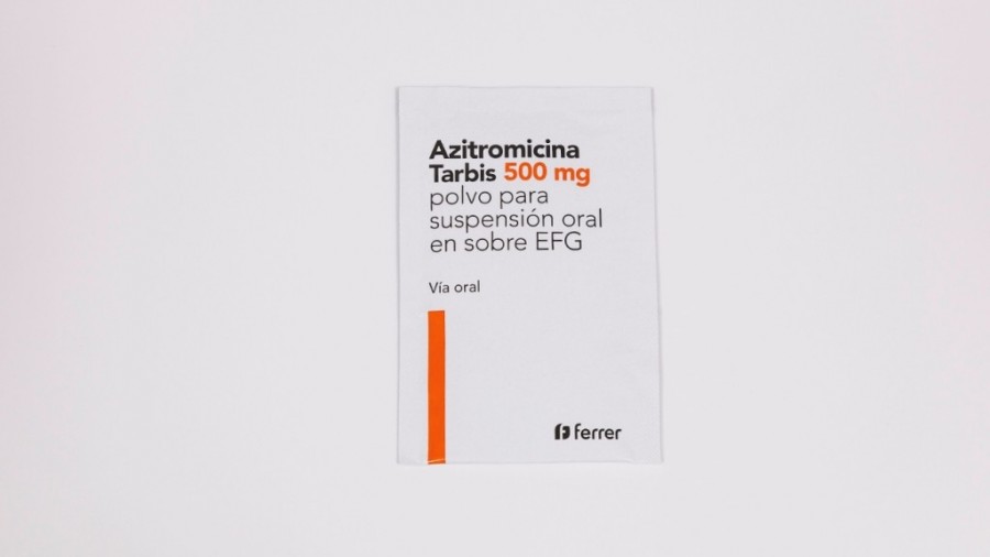 AZITROMICINA TARBIS 500 mg POLVO PARA SUSPENSION ORAL EN SOBRE EFG , 3 sobres fotografía de la forma farmacéutica.