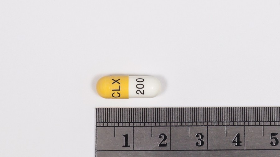 CELECOXIB FERRER 200 MG CAPSULA DURA EFG , 30 cápsulas fotografía de la forma farmacéutica.