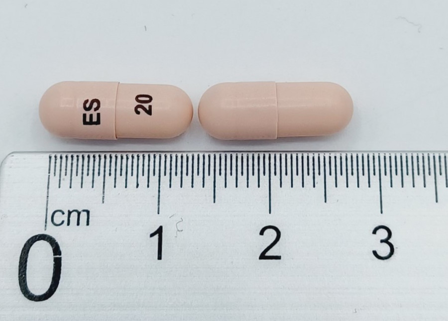 ESOMEPRAZOL NORMON 20 MG CAPSULAS DURAS GASTRORRESISTENTES EFG 56 cápsulas (Blster) fotografía de la forma farmacéutica.