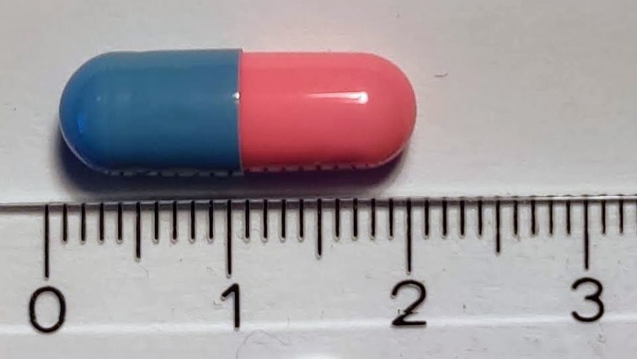 FLUCONAZOL TECNIGEN 150 mg CAPSULAS DURAS EFG, 1 cápsula fotografía de la forma farmacéutica.