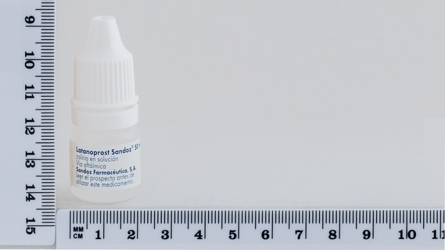 LATANOPROST SANDOZ 50 MICROGRAMOS/ML COLIRIO EN SOLUCION , 1 frasco de 2,5 ml fotografía de la forma farmacéutica.