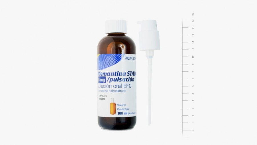 MEMANTINA STADA 5 MG/PULSACION SOLUCION ORAL EFG , frasco de 100 ml fotografía de la forma farmacéutica.