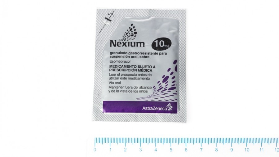 NEXIUM 10 mg GRANULADO GASTRORRESISTENTE PARA SUSPENSION ORAL, SOBRE , 28 sobres fotografía de la forma farmacéutica.