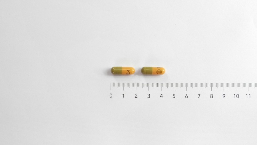 UROLOSIN 0,4 mg CAPSULAS DURAS DE LIBERACION MODIFICADA , 30 cápsulas fotografía de la forma farmacéutica.