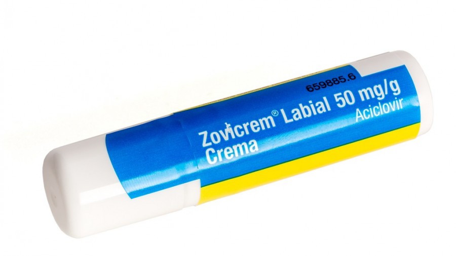 ZOVICREM LABIAL 50 mg/g CREMA, 1 tubo de 2 g fotografía de la forma farmacéutica.
